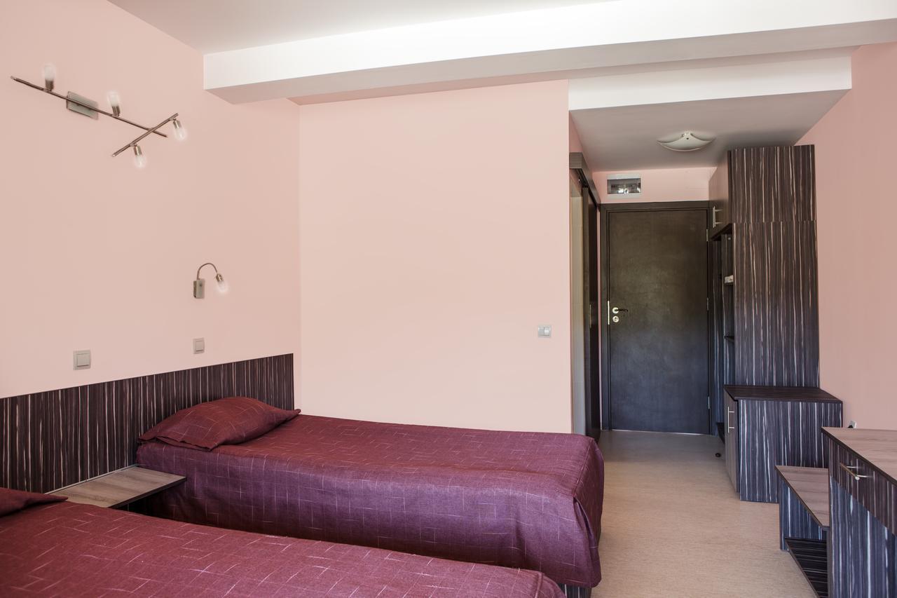 Family Hotel Kipra Extérieur photo