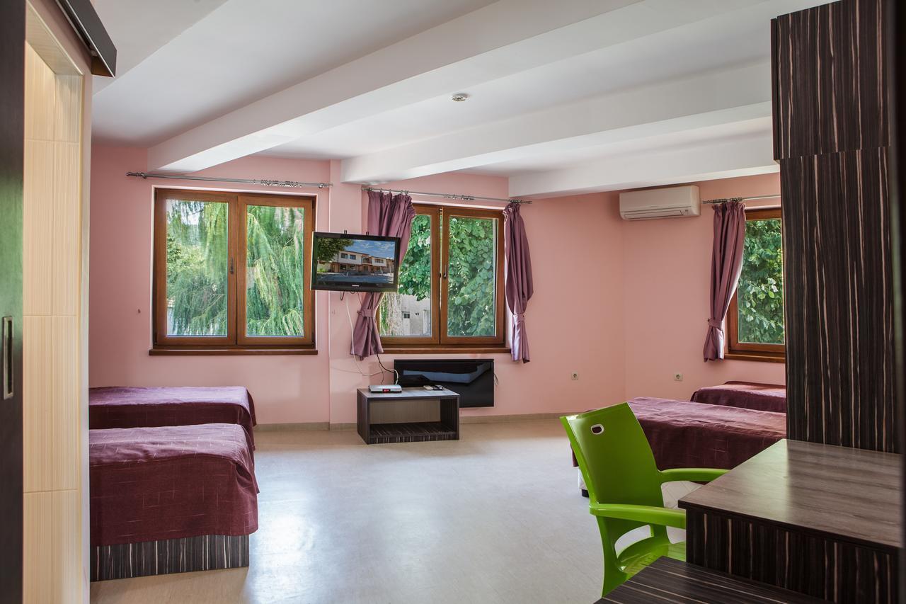 Family Hotel Kipra Extérieur photo